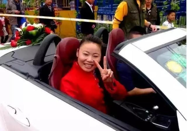 2007年,《星光大道》王二妮風(fēng)光無限,嫁人回農(nóng)村后因何發(fā)文抱怨