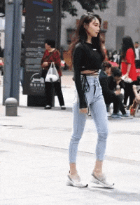 |搞笑GIF段子:看看大妈级别的新娘和伴娘,果然是另一番风味哈