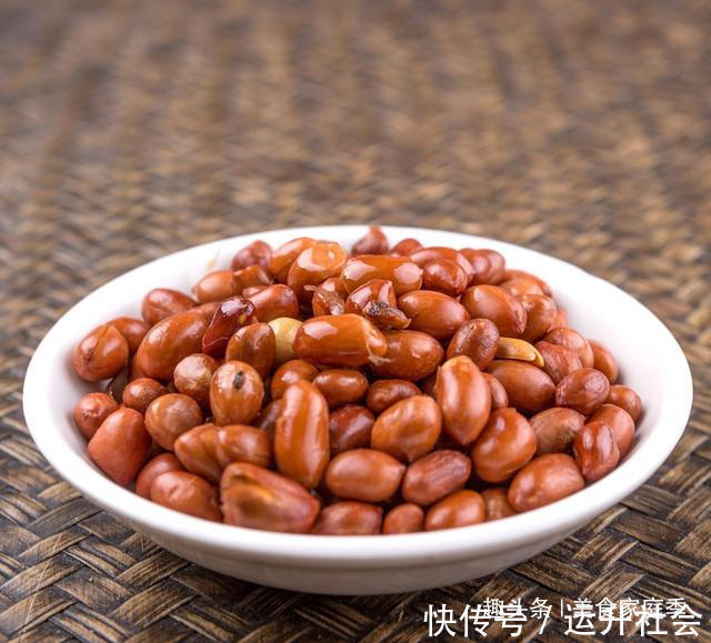 半个月|做油炸花生米,中间多加这两步,咸香酥脆,放上半个月都不会返潮