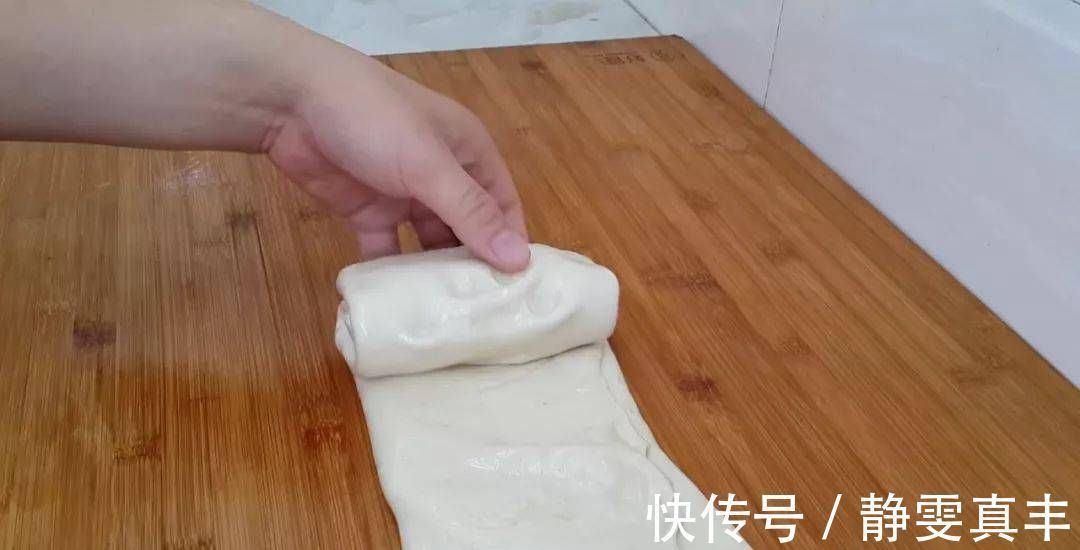 鸡蛋灌饼|吃早餐蛋糕的新方法，淋上蛋液，比手抓蛋糕简单，比鸡蛋灌饼好