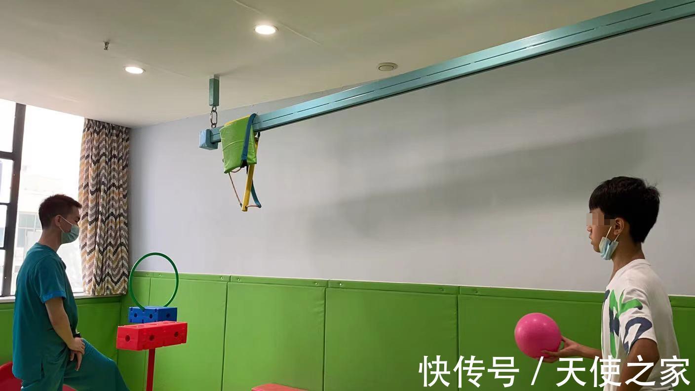 能力|【天使小课堂】0-6岁儿童视觉追视训练小游戏