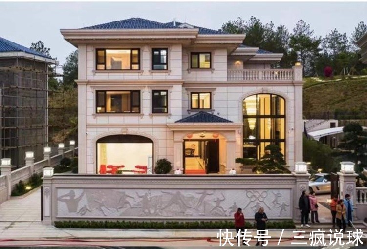 超级丹|历时4年,林丹豪宅建成!门口浮雕宏伟壮观,花园停放300万豪车