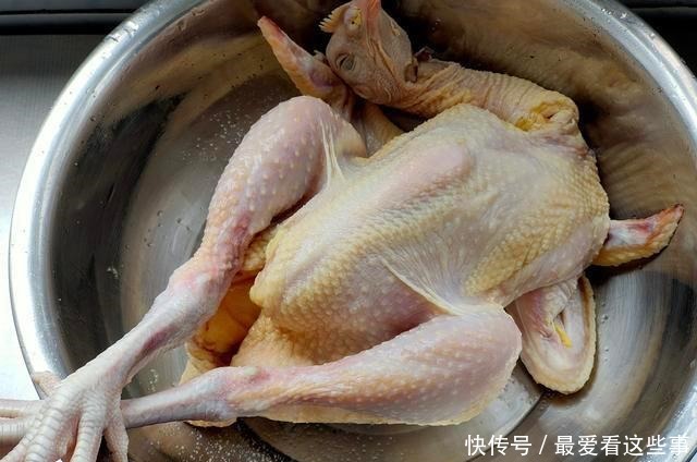 烤全鸡的家常做法，简单又好吃，而且还不会太油腻