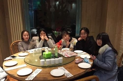 大学|大学生活费档次出炉,级别一的孩子欲哭无泪,看看你家娃在哪一层