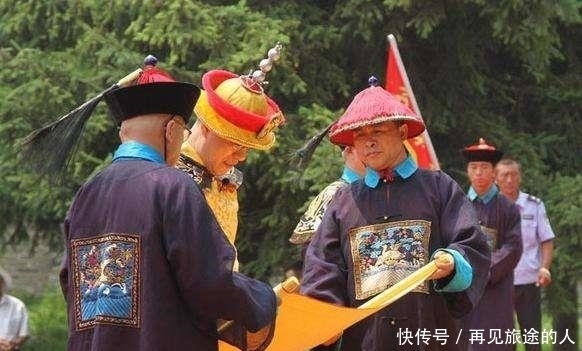乾隆|大清已亡一百多年,乾隆七世孙穿龙袍祭祖,到底该不该?