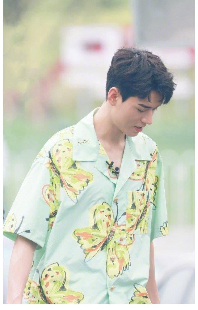 黃曉明|新一季《中餐廳》正式錄制，龔俊自帶廚具被沒收，網(wǎng)友：喜劇現(xiàn)場