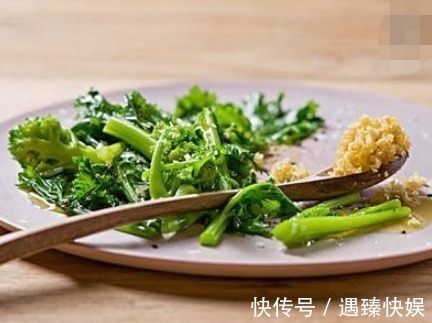 致癌物|医生早饭从来不碰的“四种食物”,你却还在贪吃,小心引发胃癌