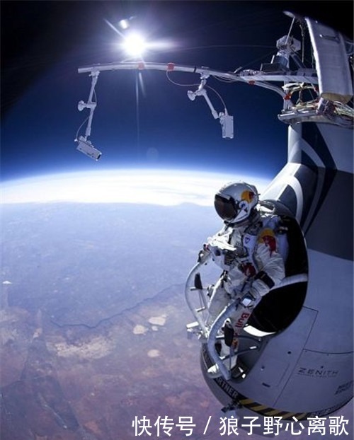 鲍姆加特纳 那个从臭氧层一跃而下,从3.9万米太空跳回地球的人,如今怎样!