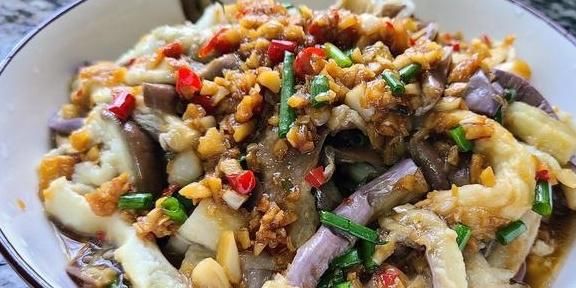 黄豆酱|茄子这样做味道更香，教你一道蒜蓉茄子的做法，简单美味嘴馋就做