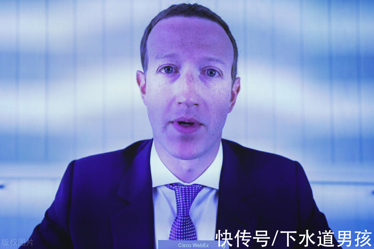 母公司|扎克伯格宣布将重新命名自己的公司FACEBOOK