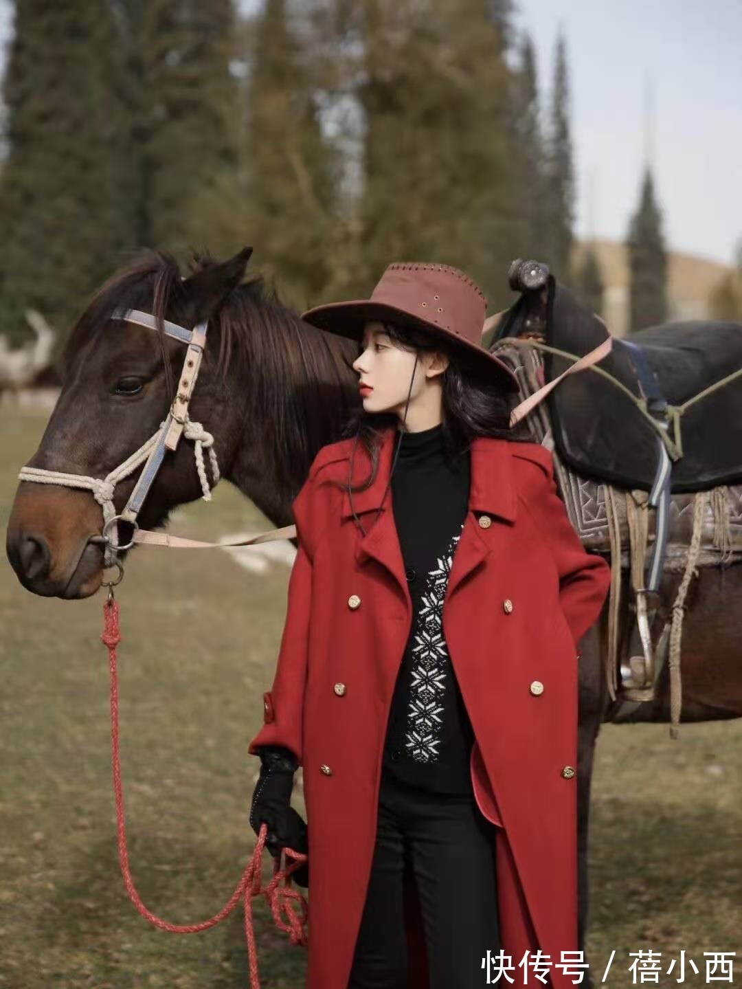 燕麦 女人无论年纪多大,冬季建议多穿这3种颜色大衣,高级洋气又好看