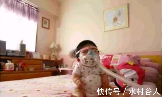 患有|十七岁少女患有罕见疾病，身体只有婴儿大小，病因令人气愤