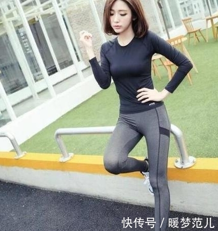 美的|楚楚动人的打底裤小姐姐,大秀S型曲线,美的让人一眼难忘