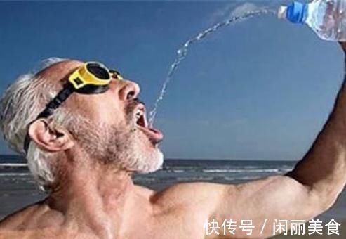 少喝|白开水是免费的“长寿药”,但2个时间段尽量少喝,多数人均忽略