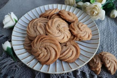 又香又脆，奶香四溢，过年做给亲戚朋友尝尝，太有面子了