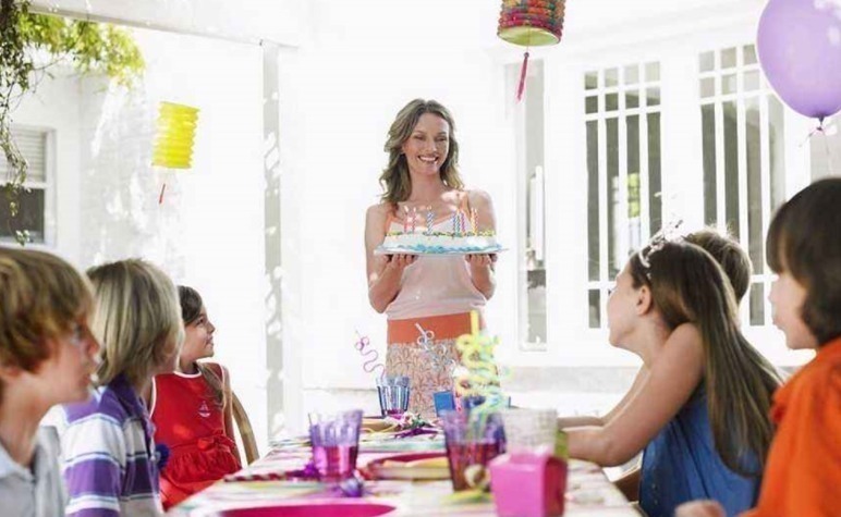 生日歌|为了所谓的仪式感,女儿零点被父母强制起床,过了场糟心的生日