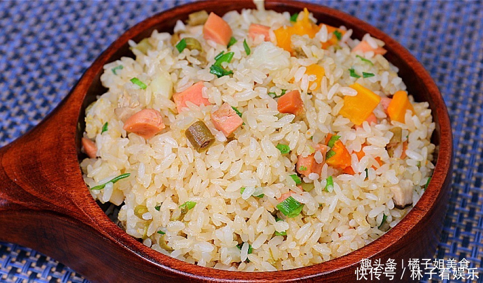 米饭不要直接煮了,多加这一步,教你懒人做法,好吃的停不下来