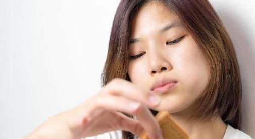 减肥成功|一天中，3个时间是减肥的“拦路虎”，想减肥成功，再饿也忍住！