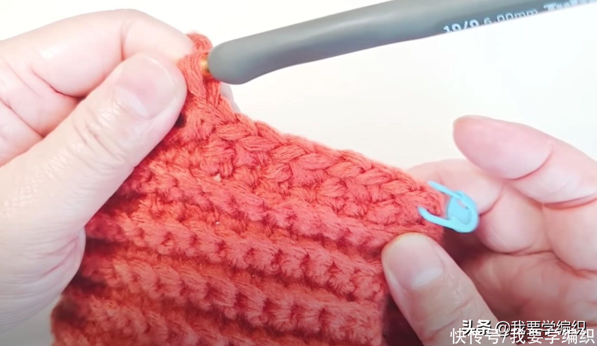 冬天来一款这样的暖帽,护耳辫子帽编织教程,重返你的少女时代