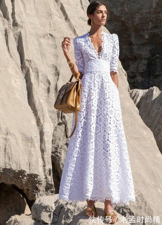 ch永远是美人:10 时尚造型搭配适合各种品味的连衣裙