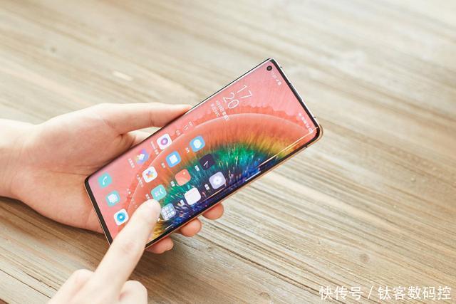 手机|华为OPPO旗舰用起来卡不卡?看看应用锁帧差距就懂了