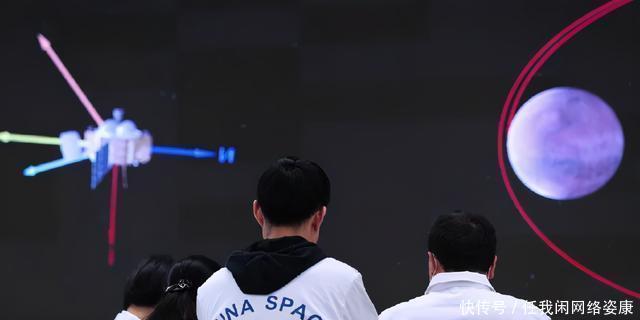 记者团 它发了一条微博,网友彻底沸腾了