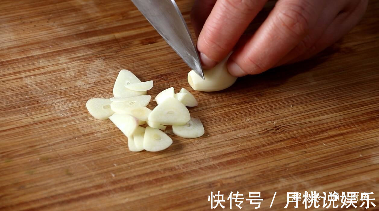 教你黄瓜最好吃的做法，脆嫩爽口，开胃解油腻，比大鱼大肉都好吃