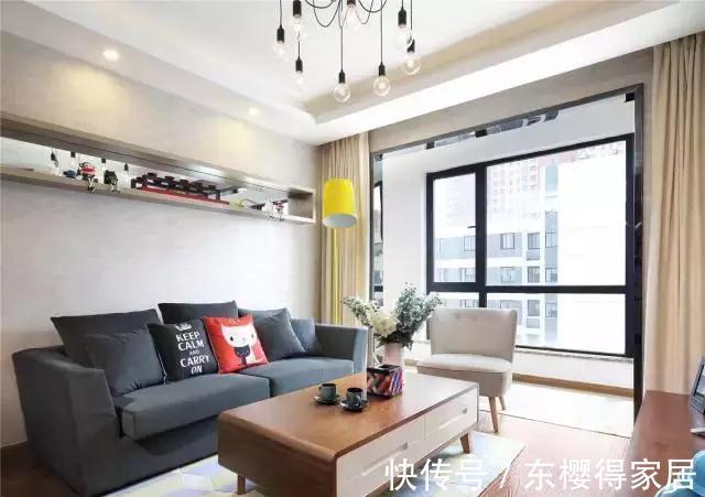 客厅|客厅和阳台之间还装什么推拉门？土爆了！现在家家都是这样装了
