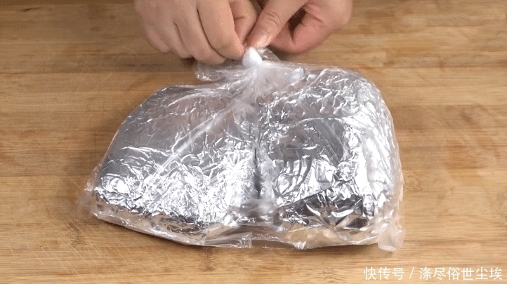 今天才知道，猪肉不能直接冷冻，肉店老板：教你一招，半年都新鲜