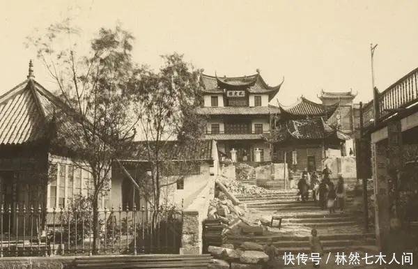 武汉黄鹤楼：不是唐宋古建筑，而是1985年建的