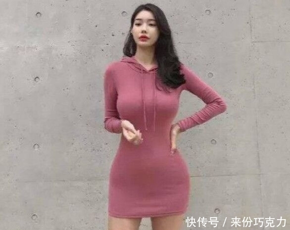  曼妙|街拍：清凉打扮的美女，凹凸曼妙,平价单品穿出时髦感！