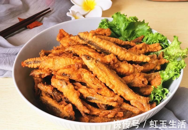 油炸小鱼想要酥脆掉渣,从头嚼到尾不剔刺,只需多加这一步,试试