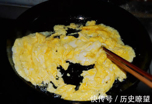 大葱|鸡蛋和它一起炒,头发乌黑,口臭没了,睡眠也好了,不懂就亏了!