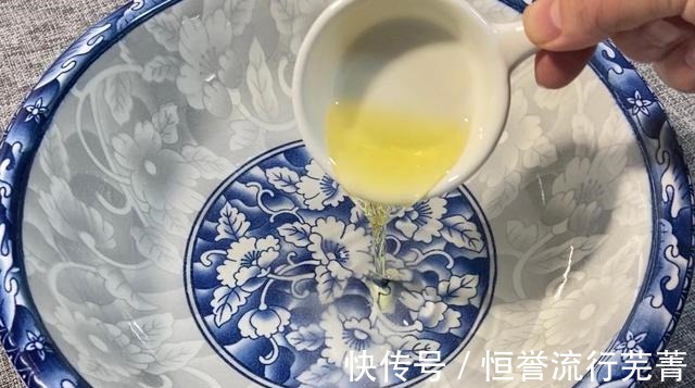 一斤面粉7两水，教你一个炸油条配方，学会都可以开店，别错过！