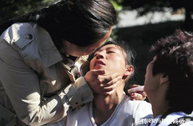 41岁大姐烟酒不沾，失眠多梦气血差，医生忠告：1事不可天天做！