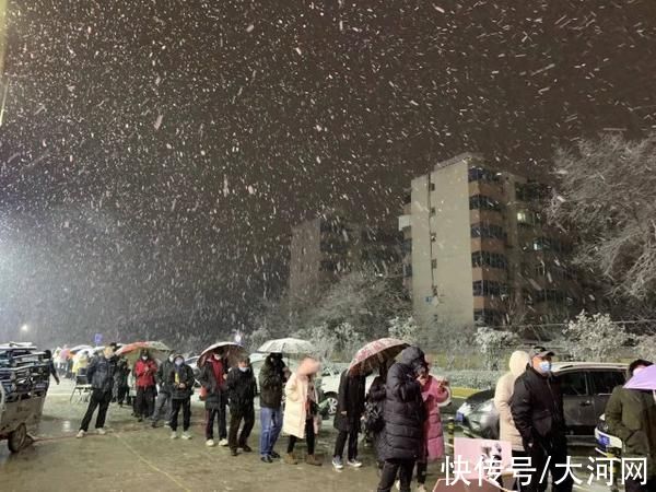 郑州市三院|点赞郑州“大白”！风雪夜里的这些画面让人破防