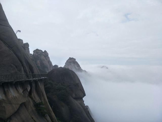 中年|江西一座山，被列为“天下第三十三福地”，主峰海拔1496米