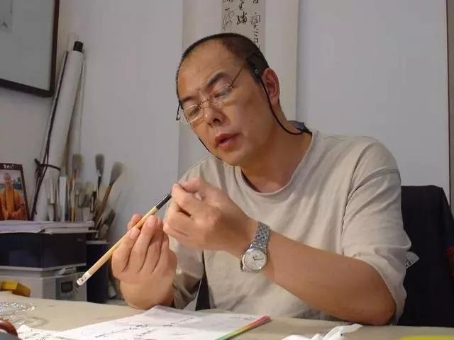 张铁林书法,有人赞传碑学正宗,有人斥“丑书”,您怎么看?