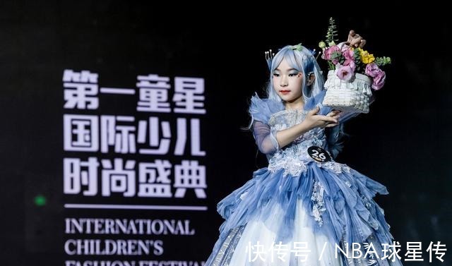 童星们|第一童星深圳总决赛,星光熠熠照亮童星梦想,华服绽放鹏城之光!