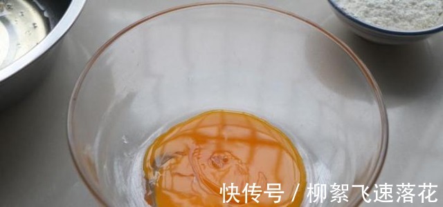 又一西点早餐火了！不蒸不烤，几滴清水搞定，比鸡蛋饼还好吃！