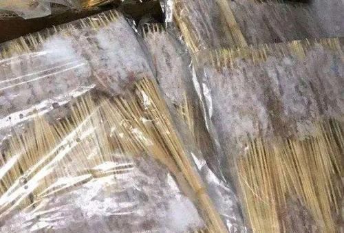 开心|老板希望你多拿的烧烤食物,越拿多越开心,你以后还买吗