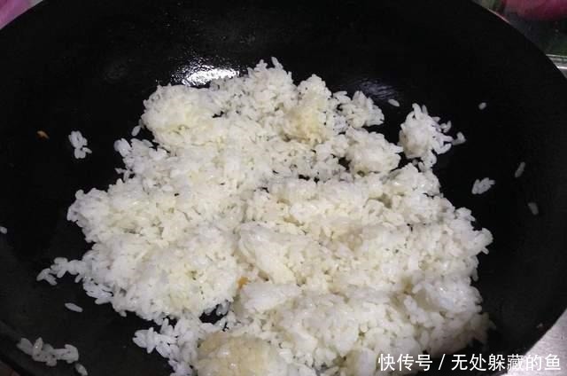 咖喱|用咖喱炒饭充满异域风情的做法,味道还不错!