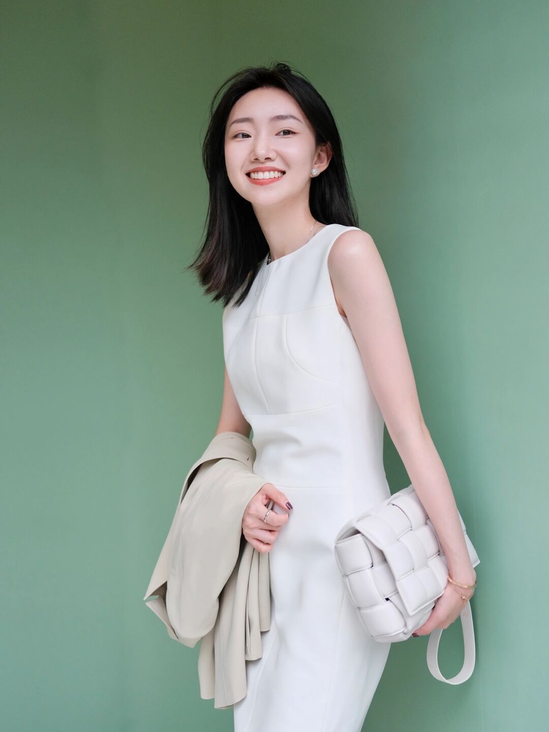 背心|二三四十岁的女性都可以穿，背心搭配阔腿裤简约洋气，显高又显瘦