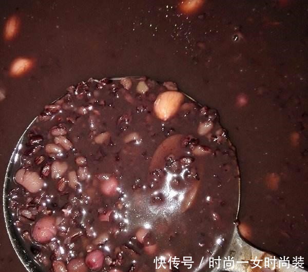 产后气血不足怎么办,这就来说说产后补气血的食物,平时要多吃