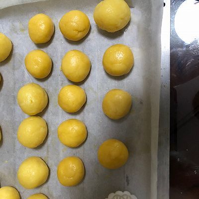 蛋黄水|流心奶黄月饼