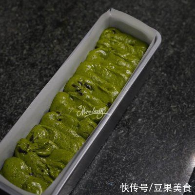  简单|网红抹茶磅蛋糕_无泡打粉，简单快手超美味