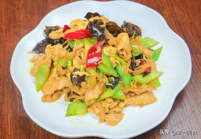 肉嫩|原来正宗木须肉做法如此简单，食材丰富，肉嫩菜脆，经典家常菜