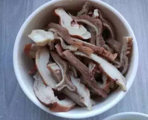 黄花菜|不瞒你说湿气的大贵人,晚上只吃一点,湿气也少了,体重减轻