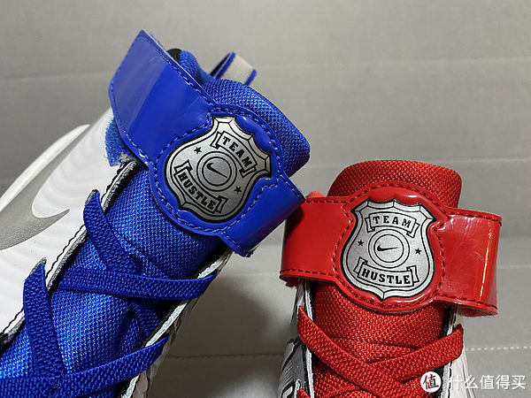 过年给小朋友买双鸳鸯颜色的Nike Team Hustle D 9