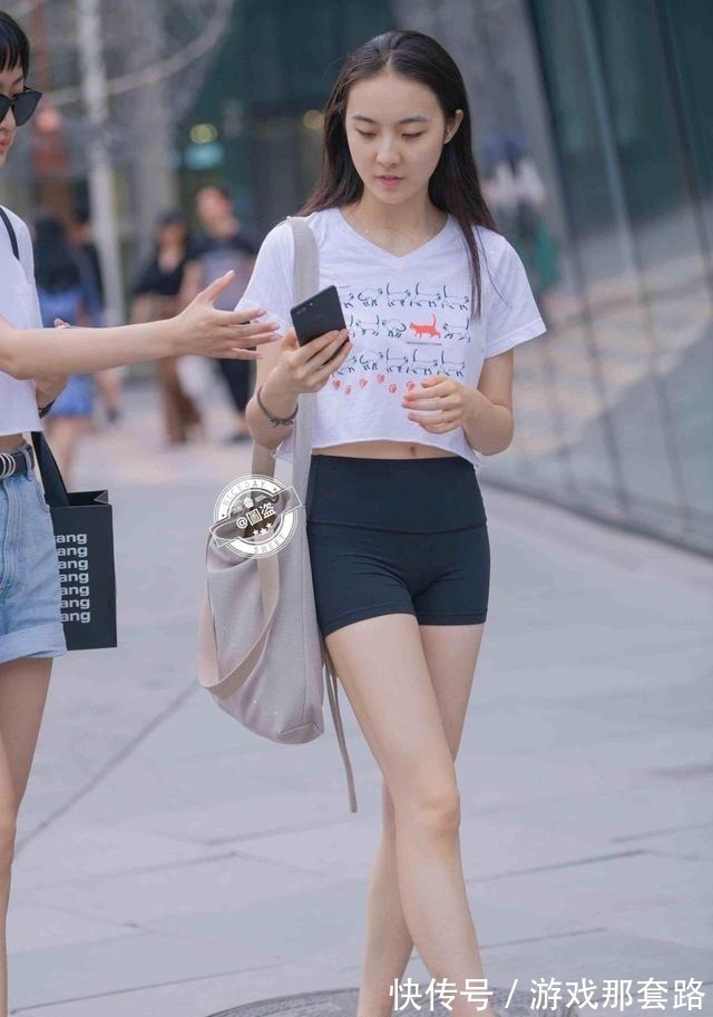 清爽 清爽穿搭非瑜伽裤莫属,利落又不乏活力感,时尚美丽!